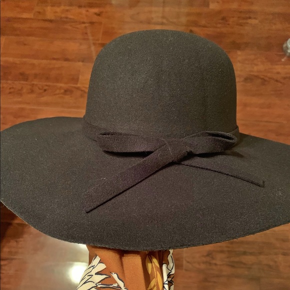 Rue21 Accessories - Black winter hat